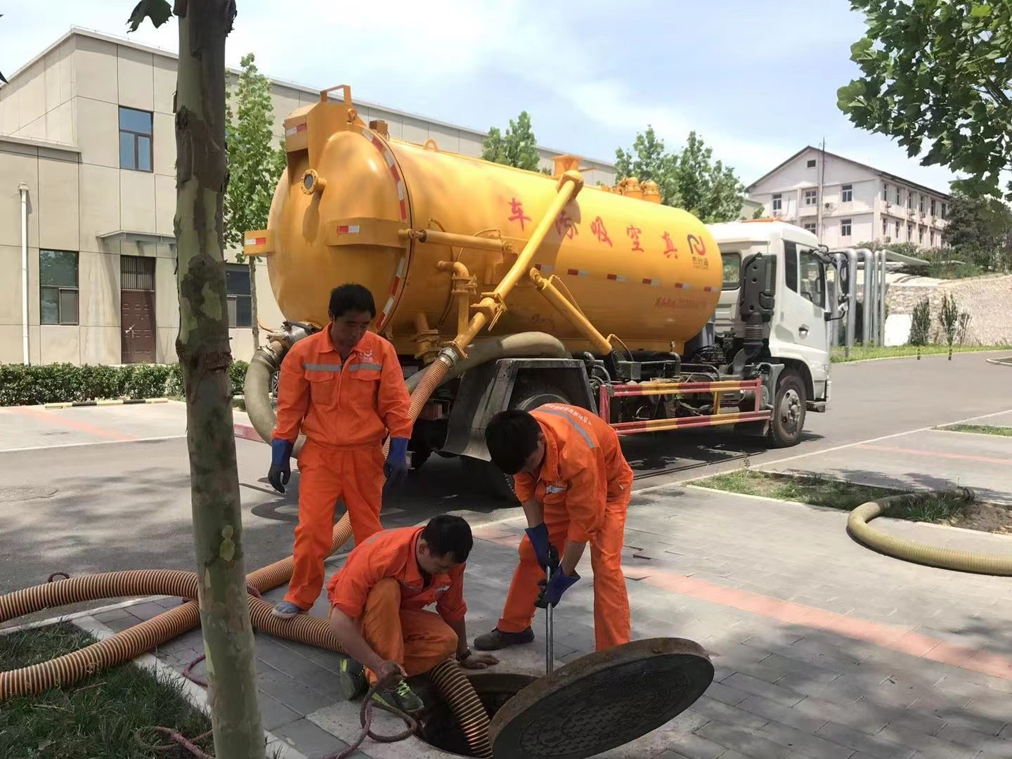 玄武化粪池清理与5-8吨吸粪车施工效率分析